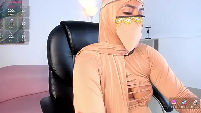 Snapshot of yasmin_elite chatting on 24, 10, 2025 yasmin elite online show from 24, 10, 2025