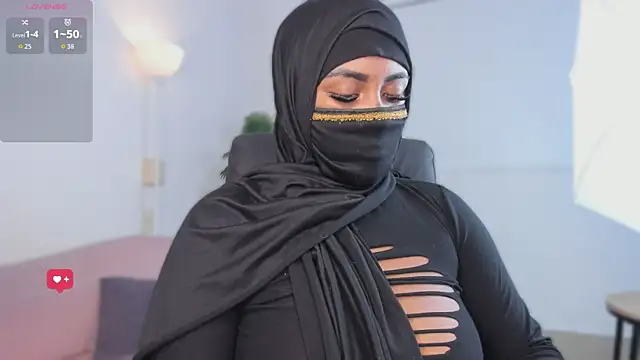 Snapshot of yasmin_elite chatting on 27, 10, 2025 yasmin elite online show from 27, 10, 2025