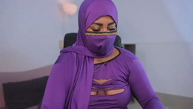 Snapshot of yasmin_elite chatting on 24, 11, 2025 yasmin elite online show from 24, 11, 2025