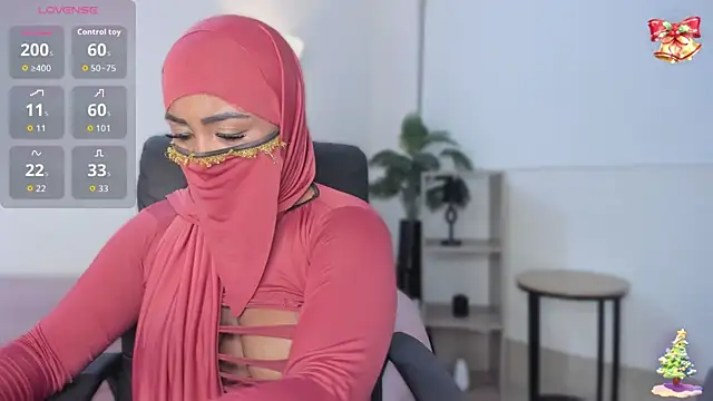 Snapshot of yasmin_elite chatting on 4, 12, 2025 yasmin elite online show from 4, 12, 2025