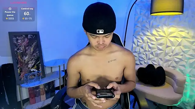 asianhugescott online show from 19, 2, 2026