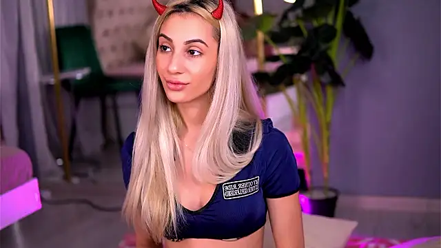 AwaLynch online show from 2, 2, 2026