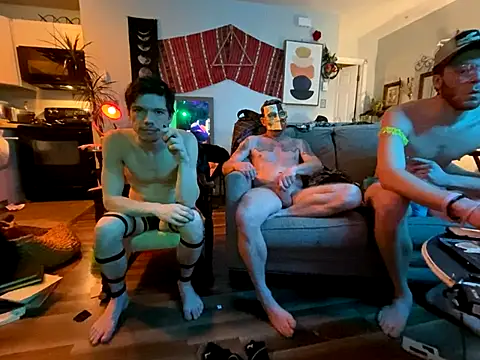 Snapshot of SalemStratton chatting on 15, 12, 2025 SalemStratton online show from 15, 12, 2025