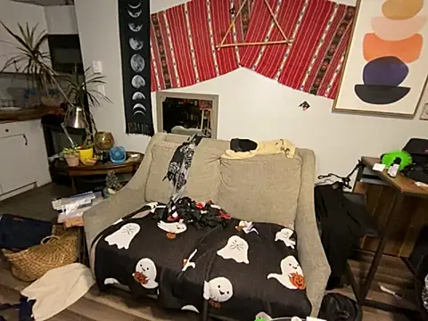 Snapshot of SalemStratton chatting on 17, 12, 2025 SalemStratton online show from 17, 12, 2025