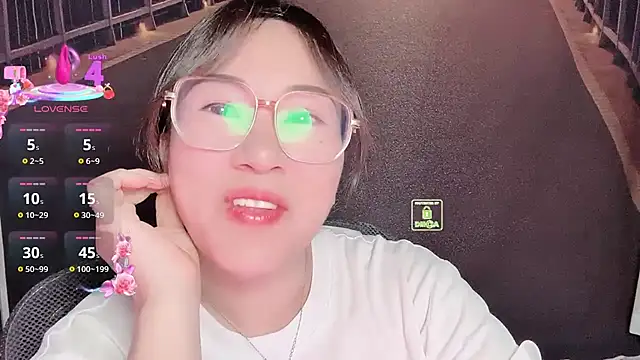 Snapshot of Liqinqin chatting on 10, 9, 2025 Liqinqin online show from 10, 9, 2025