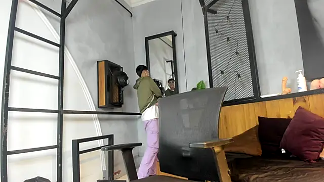 Snapshot of Dani_mc1 chatting on 24, 10, 2025 Dani mc1 online show from 24, 10, 2025