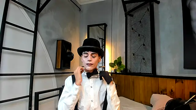 Snapshot of Dani_mc1 chatting on 31, 10, 2025 Dani mc1 online show from 31, 10, 2025