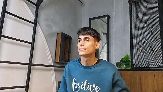 Snapshot of Dani_mc1 chatting on 14, 12, 2025 Dani mc1 online show from 14, 12, 2025