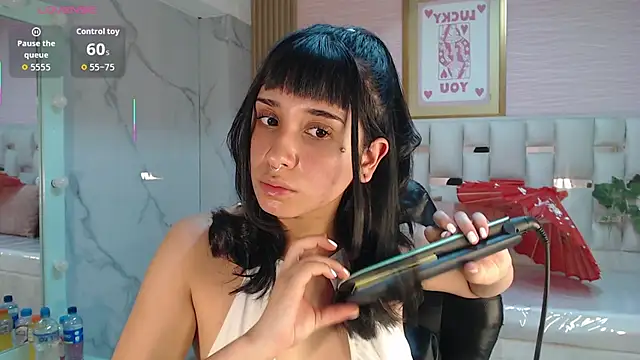 Snapshot of allyssa_bellini_s chatting on 26, 9, 2025 allyssa bellini s online show from 26, 9, 2025
