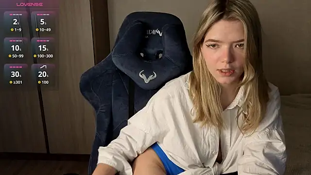 Snapshot of KatanaSVibe chatting on 20, 10, 2025 KatanaSVibe online show from 20, 10, 2025