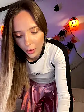 LINA ALL EYES ON YOU online show from 25, 10, 2025