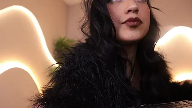 Snapshot of Emma_and_Issac chatting on 16, 10, 2025 Emma and Issac online show from 16, 10, 2025