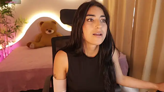 Emma and Issac online show from 17, 4, 2026