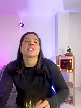 Snapshot of leiablack chatting on 23, 10, 2025 leiablack online show from 23, 10, 2025