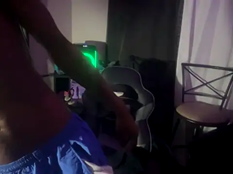 Snapshot of Triggerhappycj100 chatting on 17, 11, 2025 Triggerhappycj100 online show from 17, 11, 2025