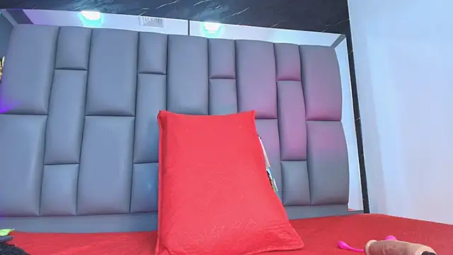 Snapshot of Roxana_gomez chatting on 23, 11, 2025 Roxana gomez online show from 23, 11, 2025