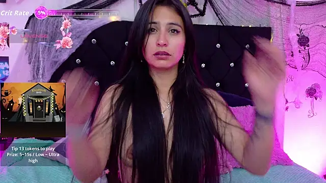 Snapshot of queen_smiley chatting on 31, 10, 2025 queen smiley online show from 31, 10, 2025