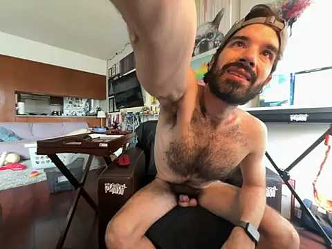 Snapshot of Pupscritch chatting on 14, 10, 2025 Pupscritch online show from 14, 10, 2025