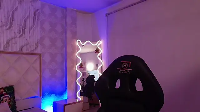 Naomy tay1 online show from 2, 12, 2025