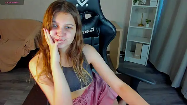 Elle Ellise online show from 8, 11, 2025