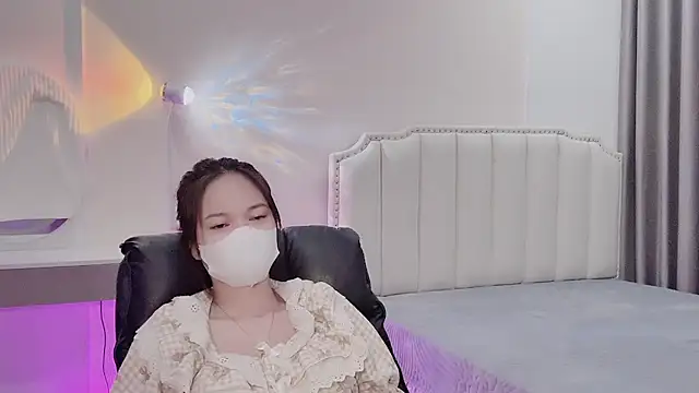 Snapshot of _Dorry_ chatting on 17, 11, 2025 Dorry online show from 17, 11, 2025