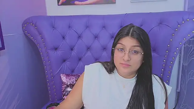 Snapshot of megann__up chatting on 14, 5, 2026 megann up online show from 14, 5, 2026