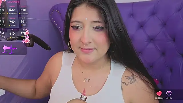 Snapshot of megann__up chatting on 17, 5, 2026 megann up online show from 17, 5, 2026