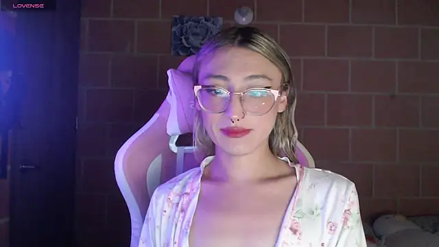 Andrea camilaaa online show from 15, 4, 2026