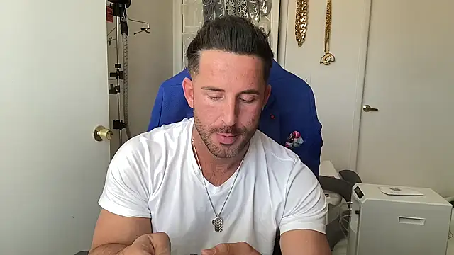 brettmycles28 online show from 29, 6, 2026