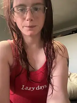 Snapshot of raen001 chatting on 2, 11, 2025 raen001 online show from 2, 11, 2025