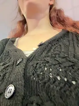 Snapshot of raen001 chatting on 10, 11, 2025 raen001 online show from 10, 11, 2025