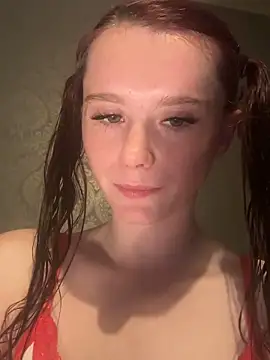 Snapshot of raen001 chatting on 13, 12, 2025 raen001 online show from 13, 12, 2025