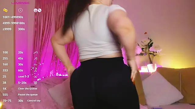 Snapshot of Miss_Mila_ chatting on 30, 4, 2026 Miss Mila online show from 30, 4, 2026