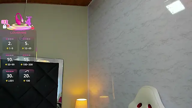 Snapshot of kittyy_babee chatting on 14, 10, 2025 kittyy babee online show from 14, 10, 2025