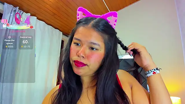 Snapshot of kittyy_babee chatting on 18, 10, 2025 kittyy babee online show from 18, 10, 2025