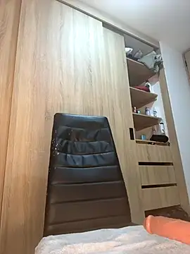 Snapshot of NIQUEILLA8 chatting on 19, 10, 2025 NIQUEILLA8 online show from 19, 10, 2025