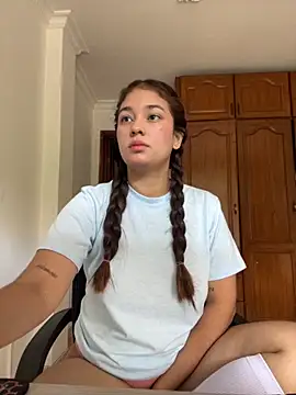 Snapshot of lana_rousse01 chatting on 8, 10, 2025 lana rousse01 online show from 8, 10, 2025