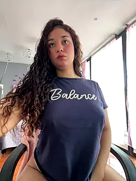 Snapshot of lana_rousse01 chatting on 28, 10, 2025 lana rousse01 online show from 28, 10, 2025