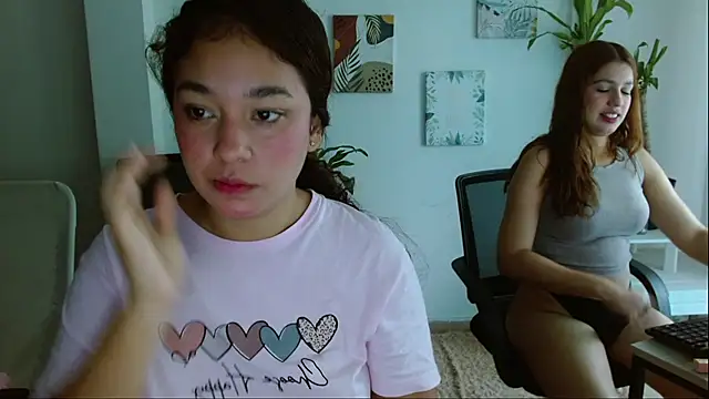 Snapshot of lana_rousse01 chatting on 21, 11, 2025 lana rousse01 online show from 21, 11, 2025