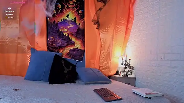 angel  red  online show from 6, 10, 2025