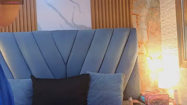 angel  red  online show from 25, 3, 2026