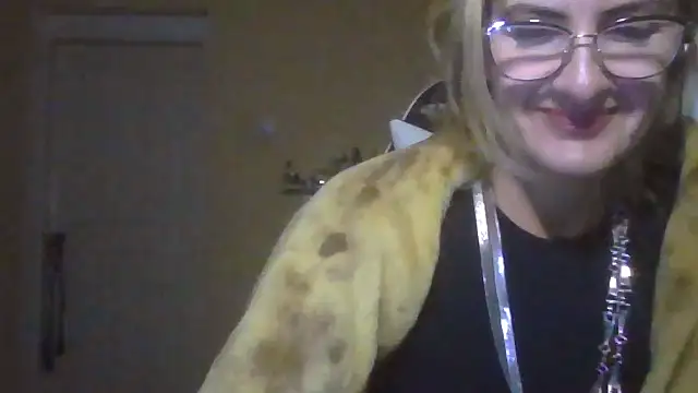 Snapshot of TianaQLove chatting on 27, 10, 2025 TianaQLove online show from 27, 10, 2025