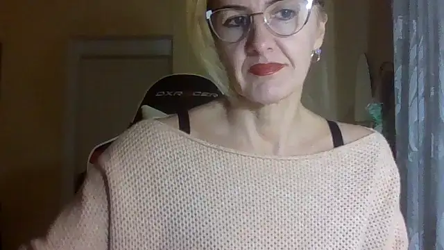 Snapshot of TianaQLove chatting on 30, 10, 2025 TianaQLove online show from 30, 10, 2025