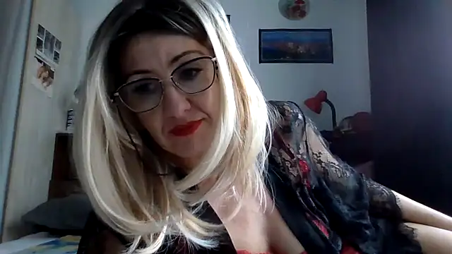 Snapshot of TianaQLove chatting on 24, 11, 2025 TianaQLove online show from 24, 11, 2025