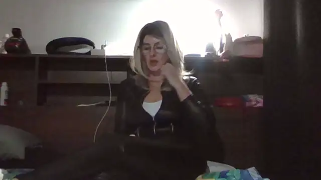 Snapshot of TianaQLove chatting on 29, 11, 2025 TianaQLove online show from 29, 11, 2025