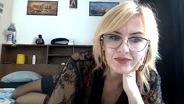 Snapshot of TianaQLove chatting on 30, 11, 2025 TianaQLove online show from 30, 11, 2025