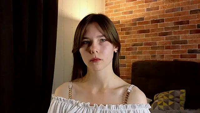 Snapshot of EmiliDen chatting on 7, 10, 2025 EmiliDen online show from 7, 10, 2025