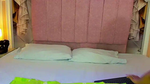 mishell lovely online show from 12, 2, 2026