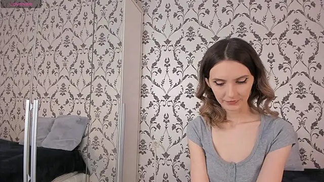 Snapshot of FloraNesli chatting on 15, 5, 2026 FloraNesli online show from 15, 5, 2026