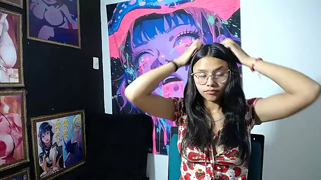 Snapshot of SofieLove_01 chatting on 7, 11, 2025 SofieLove 01 online show from 7, 11, 2025